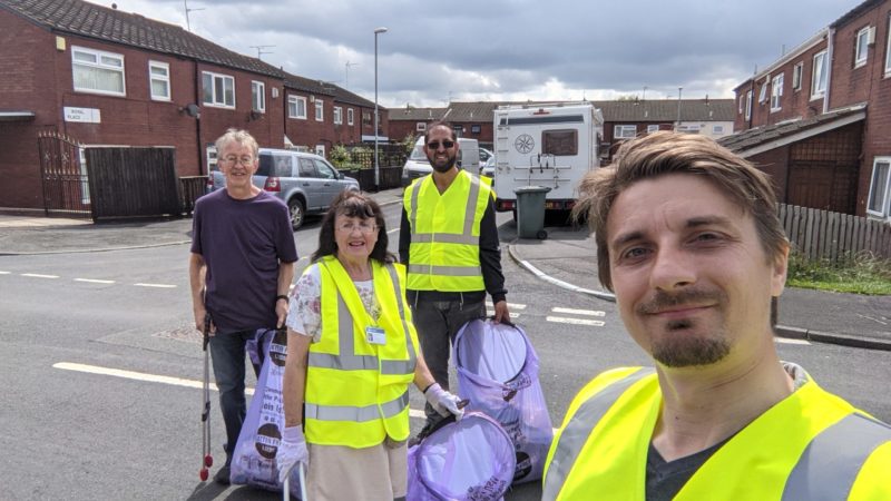 Local Councillors out with the Hunslet Carr Wombles